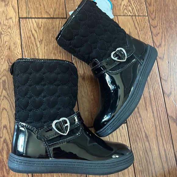 New size 9 toddler boots - Picture 2 of 10